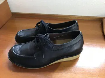 Hush Puppies 블랙 가죽 신발
