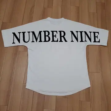 NUMBER NINE BACK 로고 티셔츠