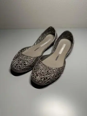 Melissa 캄파나 지그재그 플랫 슈즈 색상: 실버 23cm