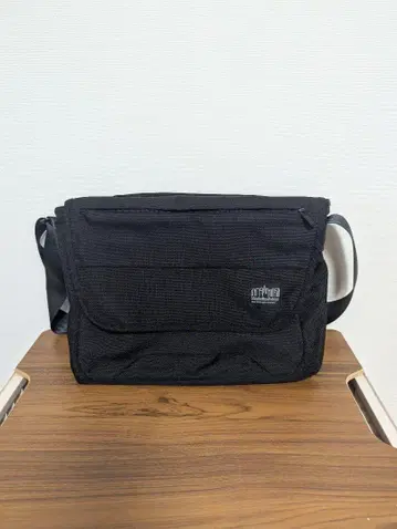 THE MET MESSENGER BAG 맨해튼 포티지