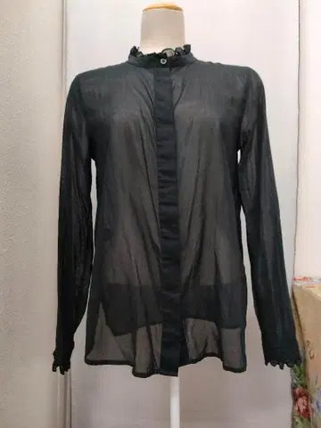 콩트와르 데코토니에 블랙 블라우스