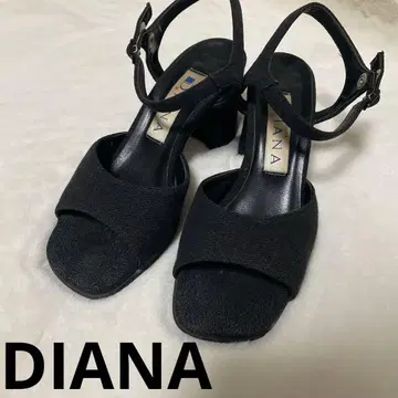 다이애나 블랙 스웨이드 앵클 스트랩 샌들