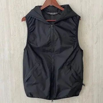 새상품급 CABANE de ZUCCA 나일론 후드 베스트 M 사이즈
