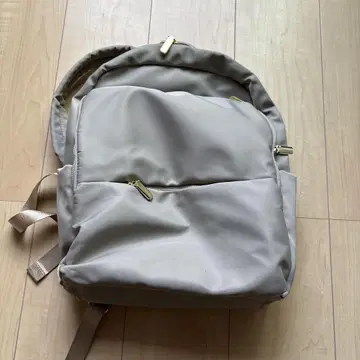 베이지 심플 백팩