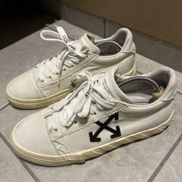 Off-White 화이트 스니커즈