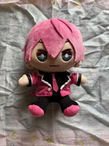 앰프 턱 컬러즈 케차 앉은 봉제 인형