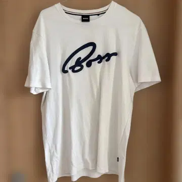 HUGO BOSS 화이트 티셔츠 M 사용 흔적 있음