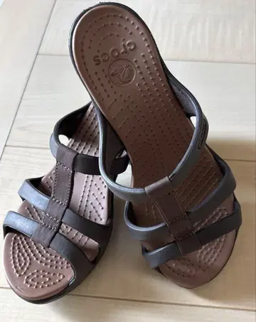 크록스 샌들 힐 포함(9cm) 사이즈 W5