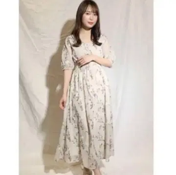 새상품급 꽃무늬 자수 반팔 롱 원피스 머큐리 듀오