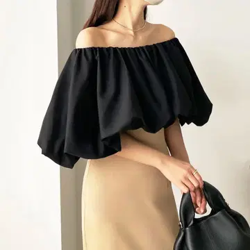 새상품 루에레 오프숄더 블라우스 풀오버