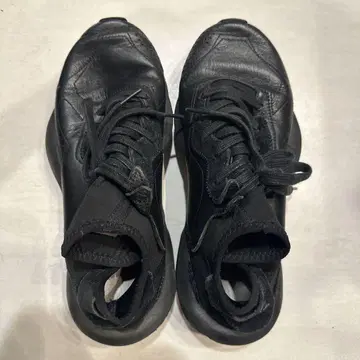 Y-3 블랙스 스니커즈 26cm