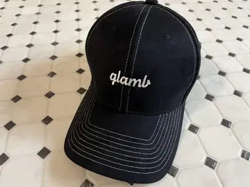 glamb 스웨이드 로고 캡