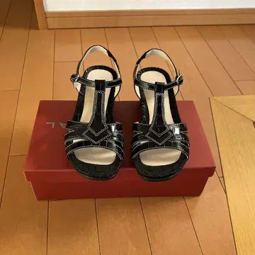 리걸 샌들