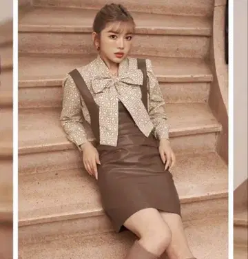 다리치 DR 퍼프 숄더 블라우스