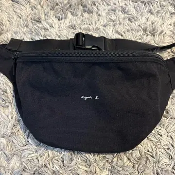 agnis b. 블랙 웨스트 파우치