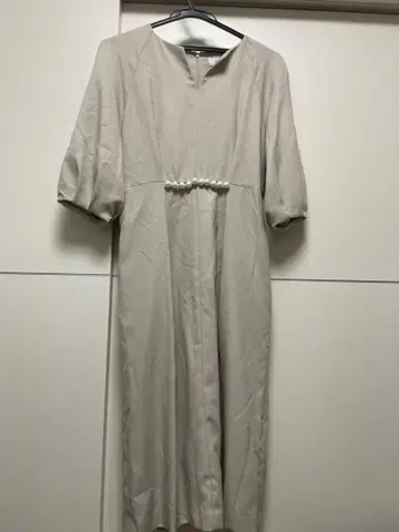 베이지 퍼프 슬리브 롱 원피스 TONAL