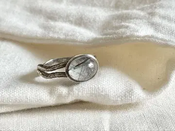 비쥬맘 블랙 루틸 쿼츠 반지