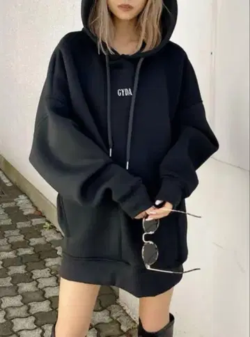 GYDA 오버 사이즈 후드 부착 후드티 블랙