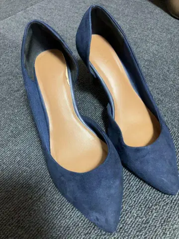 네이비 스웨이드 스틸레토 펌프스
