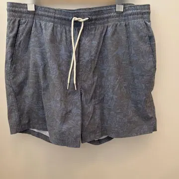 Hurley 꽃무늬 그레이 숏 팬츠