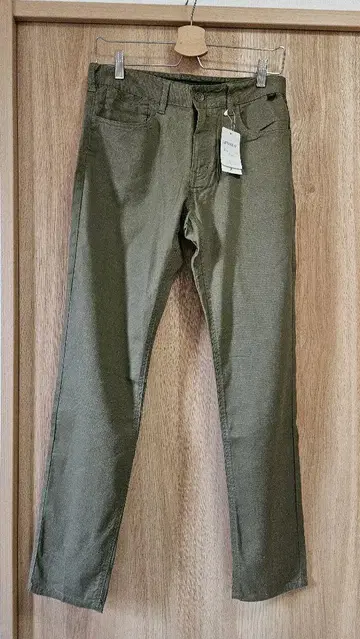 릴랙스 핏 치노 팬츠 M 사이즈 올리브