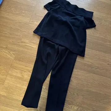 PEGGYLANA 오프숄더 셋업