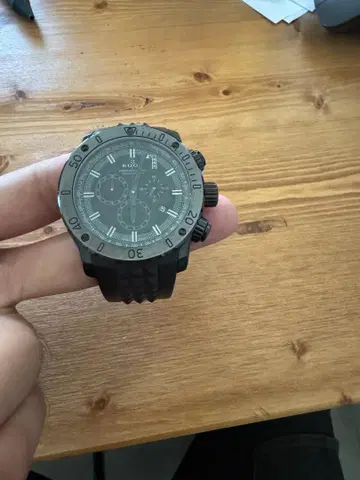 EDOX 크로노 오프쇼어 1 크로노그래프 10주년 일본 한정판 모델