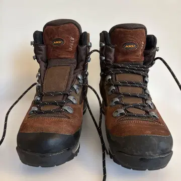 AKU 등산화 코네로 III GTX UK5(23~24cm)