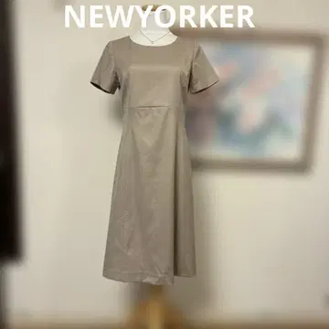 NEWYORKER 베이지 반팔 무릎 기장 원피스