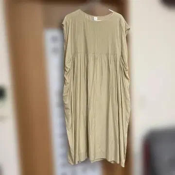 kagure 카구레 핀턱 슬리브리스 원피스