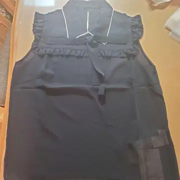 Poupee BOUTIQUE 슬리브리스 블라우스 블랙 프리 사이즈