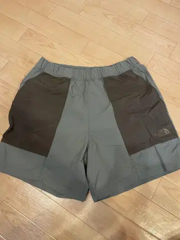 노스페이스 카키 숏팬츠 M