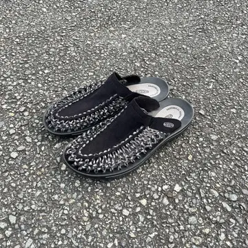 KEEN 블랙 샌들 27cm