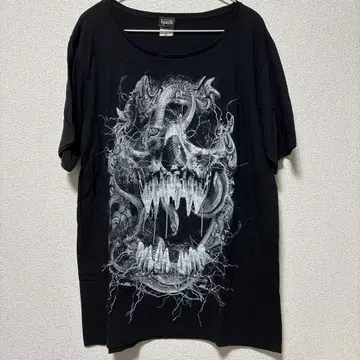 lynch. THE BLOODTHIRSTY CREATURE 티셔츠