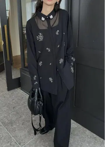 고의적으로 자수 장식품 모티프 시어 소재