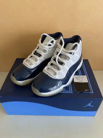Air Jordan 11 Retro 8.5 화이트/유니버시티 블루