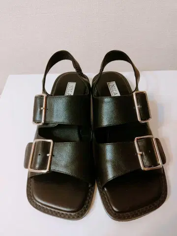 NICAL 블랙 백 스트랩 샌들