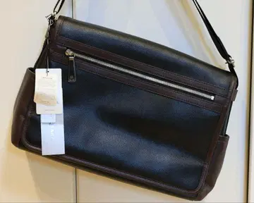 합성 피혁 숄더백 블랙