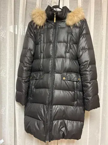 마이클코어스 블랙 다운 자켓