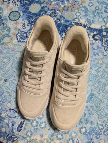 SKECHERS Slip-ins 베이지 스니커즈