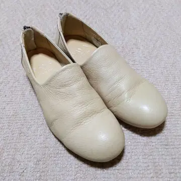 SAYA 사야 슬립온 베이지 22.5cm