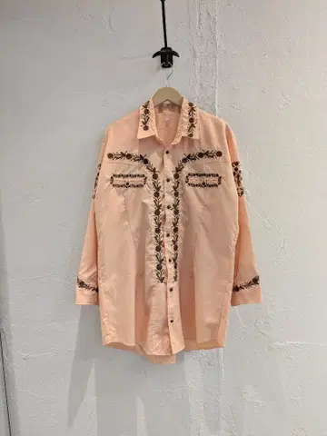 꽃 자수 장식 셔츠