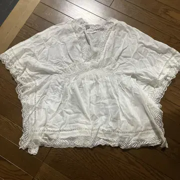 아쿠아 걸 화이트 V넥 레이스 튜닉 반팔