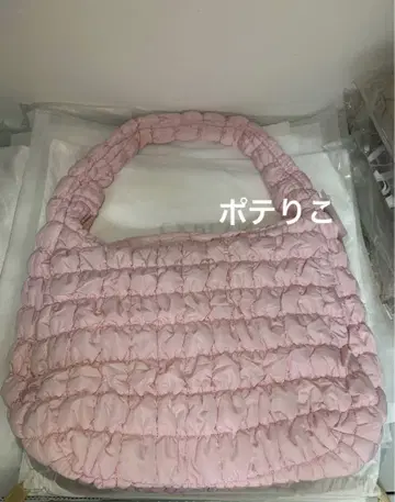 코스 퀼팅 디자인 핑크 숄더백