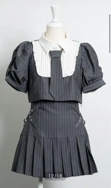 pium 넥타이 스퀘어 프릴 탑 사이드 벨트 플리츠 미니 스커트