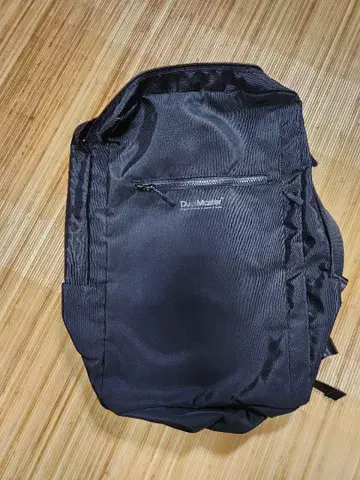 블랙 심플 백팩