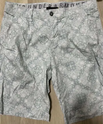 언더아머 페이즐리 무늬 숏 팬츠 34