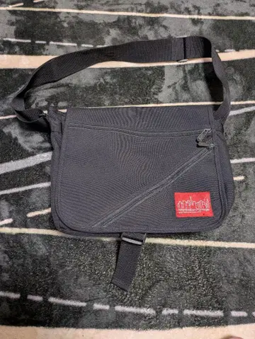 Manhattan Portage 블랙 숄더백