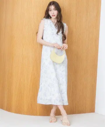 미사용 새상품 완판템 LILLIAN CARAT 플라워 내로우 원피스