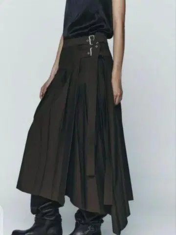 새상품 ZARA ZW COLLECTION 랩 비대칭 스커트 플리츠